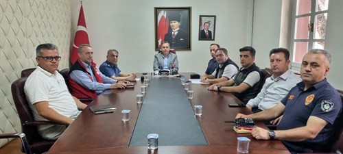 ORMAN YANGINLARIYLA MÜCADELE İÇİN İLÇE KOORDİNASYON TOPLANTISI YAPILDI