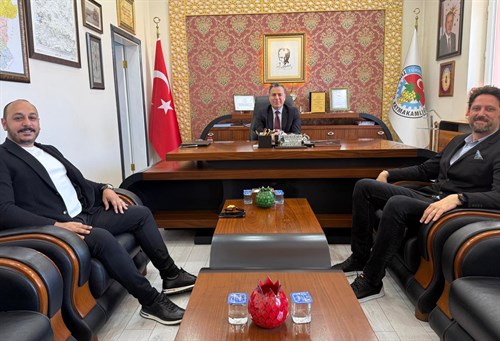 AMERİKAN KÜLTÜR DİL OKULU TURGUTLU TEMSİLCİLİĞİ KURUCUSU, KAYMAKAM KAPANKAYA’YI ZİYARET ETTİ